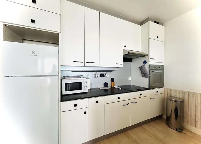 Lb513-001 - Face - 2 Pièces Cabine-4 Couchages - Traversant - *