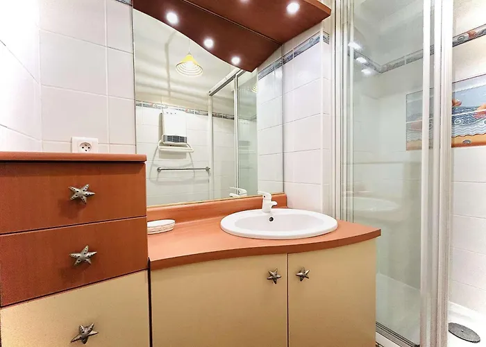 Lb513-001 - Face - 2 Pièces Cabine-4 Couchages - Traversant - Appartement