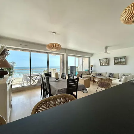 Lb513-001 - Face - 2 Pieces Cabine-4 Couchages - Traversant - Apartment